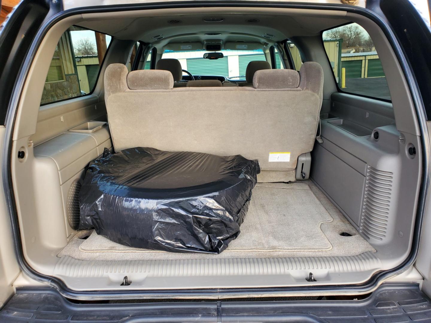 2006 Pewter Chevrolet Suburban LS (3GNFK16ZX6G) with an 5.3L V8 Vortec SFI Flex Fuel engine, 4-Speed Automatic transmission, located at 1600 E Hwy 44, Rapid City, SD, 57703, (605) 716-7878, 44.070232, -103.171410 - Photo#24